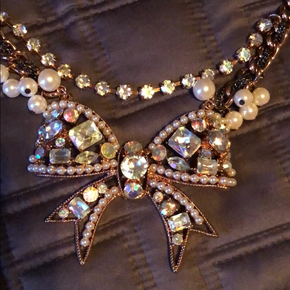 🎀 Betsey Johnson rose gold bow necklace 🎀